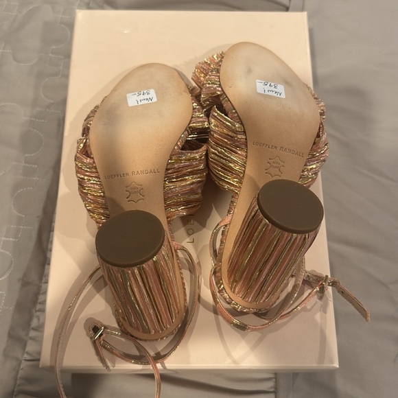 LOEFFLER RANDALL CAMELLIA - Picture 2 of 2